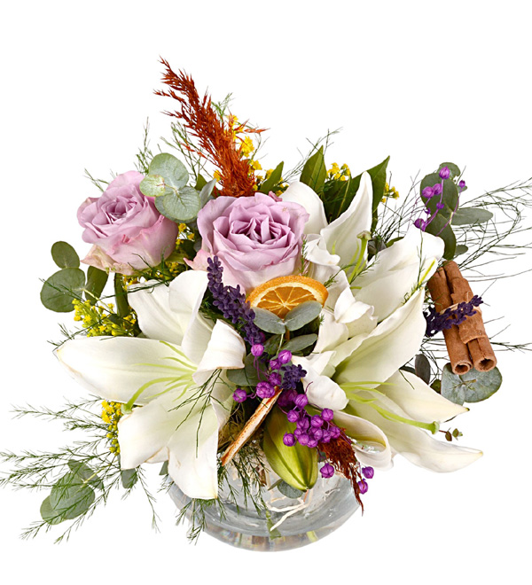 Fragrant Lilyumlar ve Lila Güller