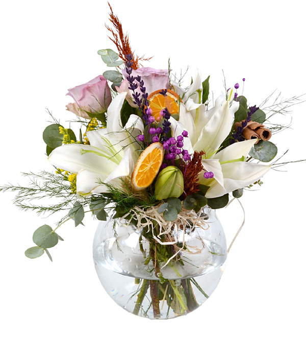 Fragrant Lilyumlar ve Lila Güller