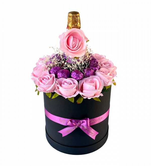 Kutuda Çikolatalar Pembe Güller ve Aromalı İçecek