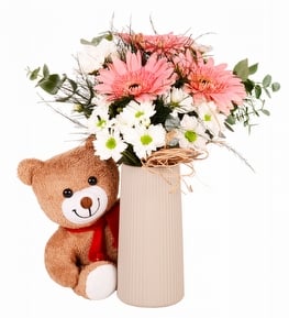 Bej Vazoda Papatya Gerbera ve Peluş Ayıcık