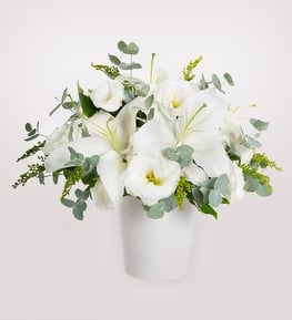 Saks�da Beyaz Lilyum ve Beyaz Lisyantus