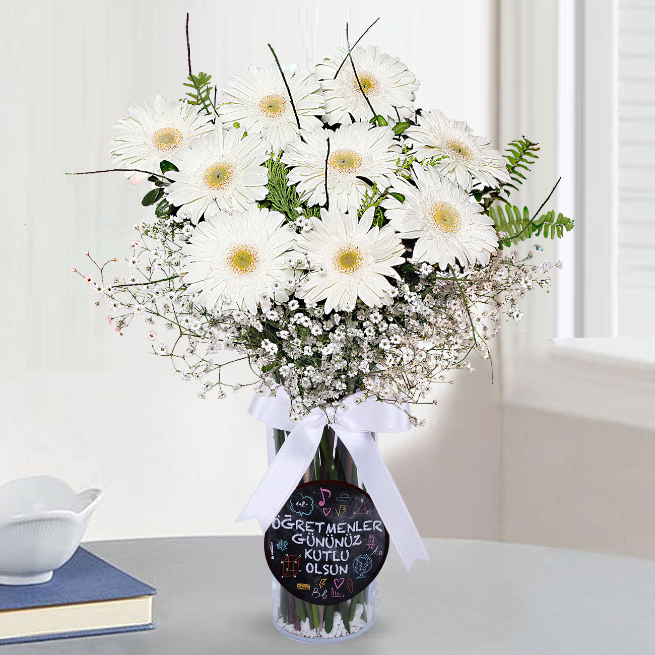 Öğretmenler Günü Temalı Vazoda Gerbera - Çiçek Sepeti